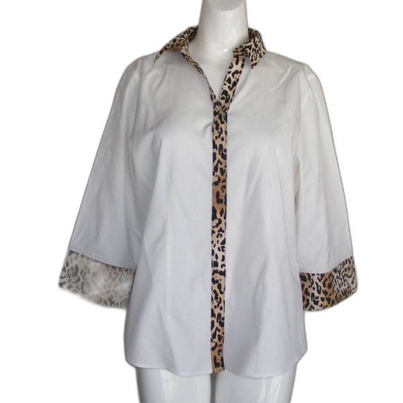 CHICO'S Top, 1/M, White, NO Iron, Leopard Accents, 3/4 sleeves, hidden buttons - Picture 9 of 13